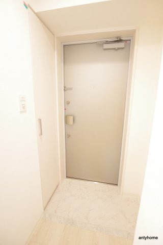 ビガーポリス405同心3　仲介手数料無料の玄関