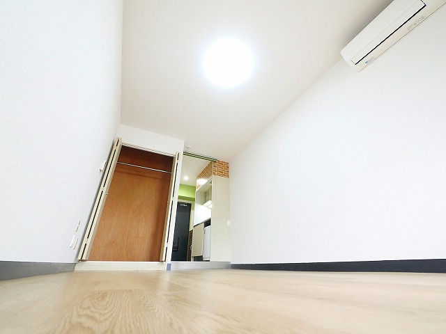 三芳ビルの洋室|専用の収納スペースです