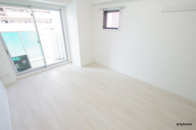 ビガーポリス405同心3　仲介手数料無料の居間・リビング