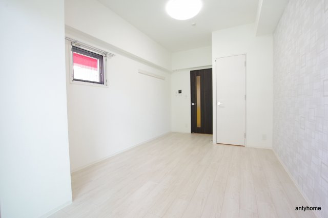 ビガーポリス405同心3　仲介手数料無料の居間・リビング