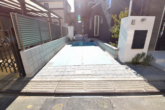 【駐車場】 | 現地見学や資料請求などお気軽にお問合せ下さい。
周辺環境とあわせて現地もご案内致します。