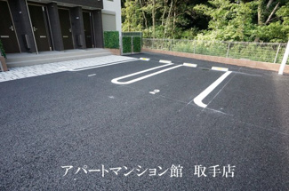 【駐車場】