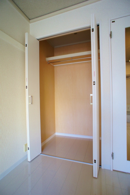 エトランゼ宮本V【キャッシュバック対象物件】の収納|こまごまとしたものを収納できそうですね