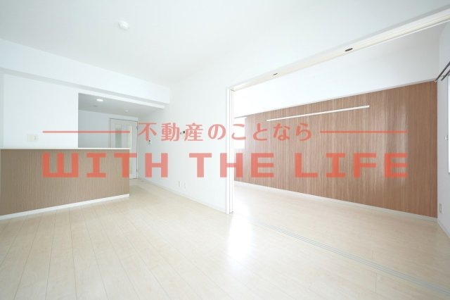 ラフレシーサ医大通り【キャッシュバック対象物件】の居間・リビング|おしゃれなリビングです