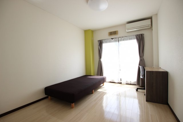 メイプルハイツ壱番館のその他|南東向きなので電気を消していても日が入ります