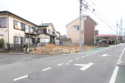 【前面道路含む現地写真】 | 立川市若葉町 | 南側約5ｍ公道、西側約6ｍ公道