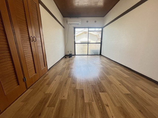 半田マンションの洋室