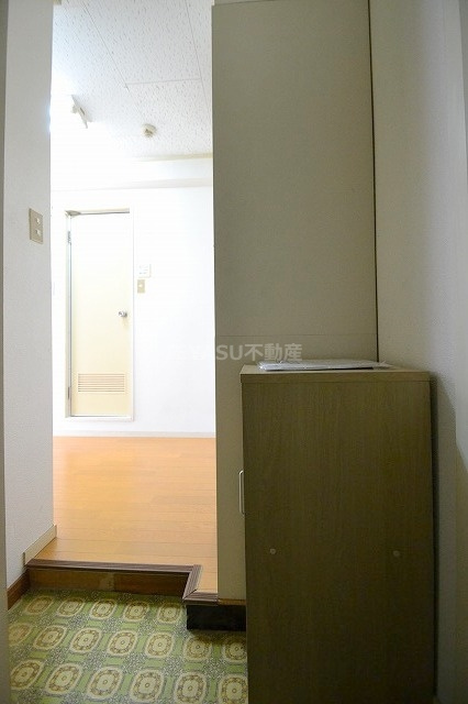 広島市西区天満町の賃貸マンションの玄関