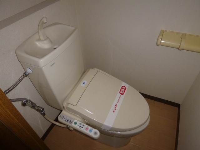 倉敷市神田３丁目の賃貸マンションのトイレ
