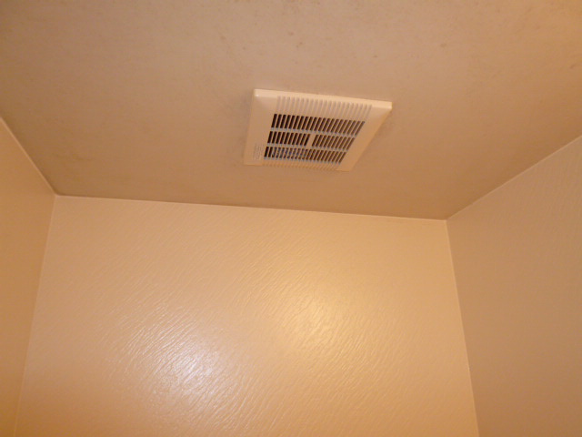 シャトレーンの浴室|換気扇