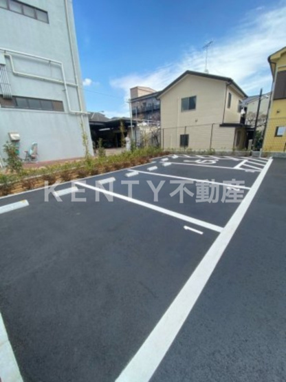 【駐車場】 | パークアクシス東蒲田 | 駐車場があるので、車を買う予定の方も安心です