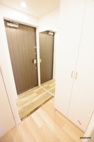 ライジングメゾン本町橋　仲介手数料無料の玄関