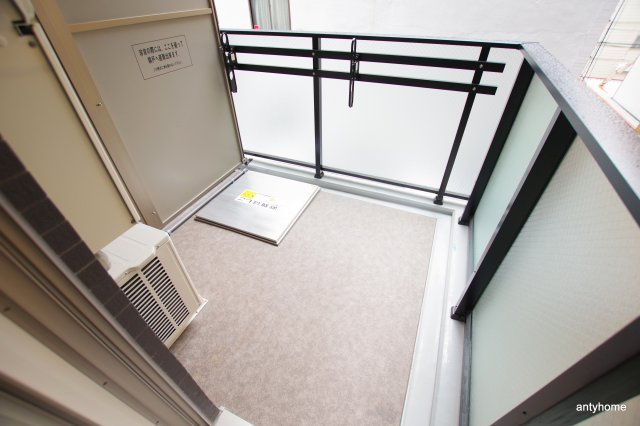 ライジングメゾン本町橋　仲介手数料無料のバルコニー