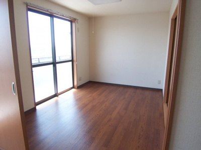 【居間・リビング】 | フレグランス花陽 | ゆったり過ごせる居間です