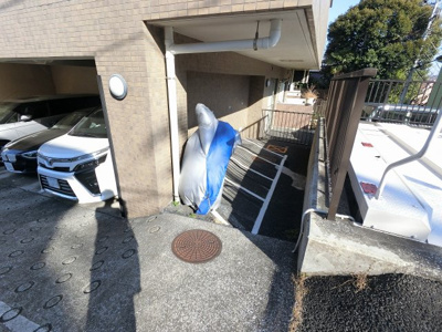 【その他共用部分】 | ラフィネ上大岡 | バイク置場です。