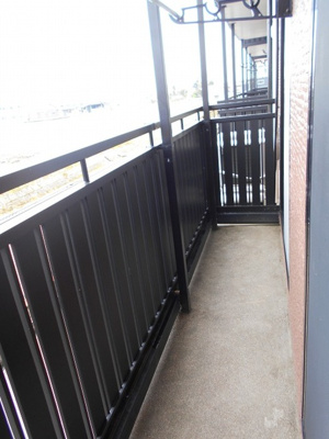 【バルコニー】 | ヴィラ・アネシス E棟 | お洗濯にも便利なバルコニー付き