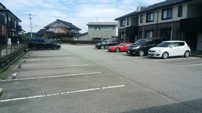 【駐車場】 | ヴィラ・アネシス E棟 | 駐車スペースもあります