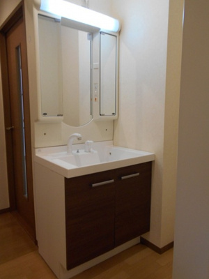 【独立洗面台】 | ヴィラ・アネシス E棟 | 独立洗面台で身支度をすべて済ませてしまいましょう