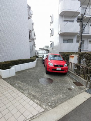 【駐車場】 | 陽輪台青葉台マンション | 平置き駐車場です。
