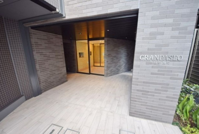 【エントランス】 | グランパセオ市谷甲良町