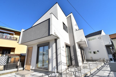 【外観】 | 府中市南町１丁目　新築戸建　全２棟　１号棟 | 太陽の恩恵を存分に受けられる邸宅。住まうご家族の心地よさを最優先した意匠をご体感下さい。