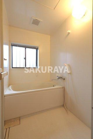 VILLA OTIAS「ヴィラオティアス」の浴室|2025年12月撮影。