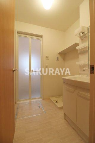 ガーデンコートの洗面所|現況と異なる場合がございます。