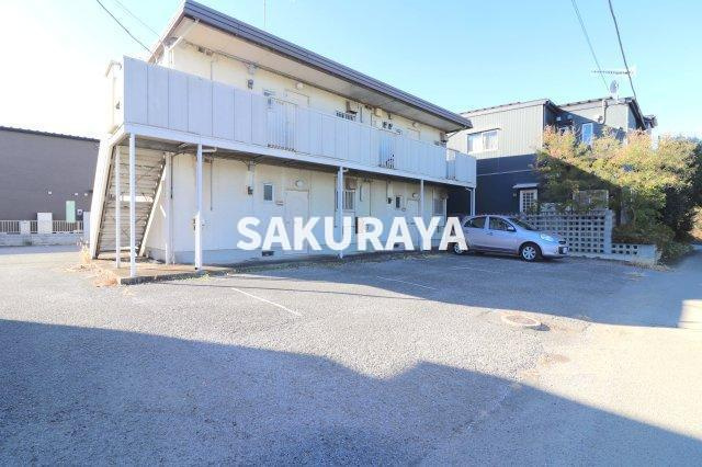 グリーンホームズA棟の駐車場