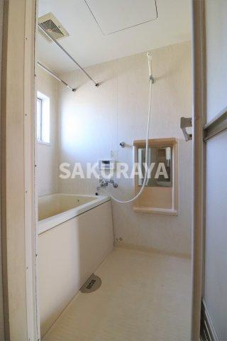 クレッセントヴィラA棟の浴室