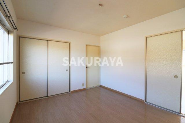 クレッセントヴィラA棟の洋室