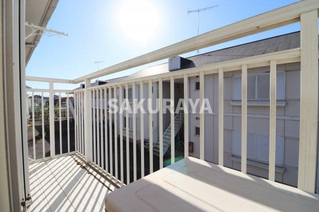 クレッセントヴィラA棟のバルコニー