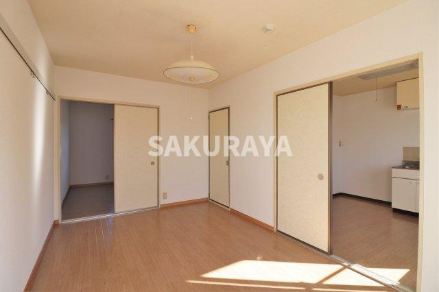 クレッセントヴィラA棟の洋室