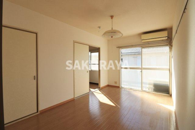 クレッセントヴィラA棟の洋室