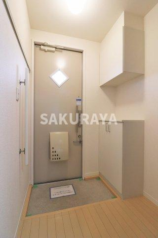 サンフラワー3の玄関|2021年撮影。現況と異なる場合がございます。