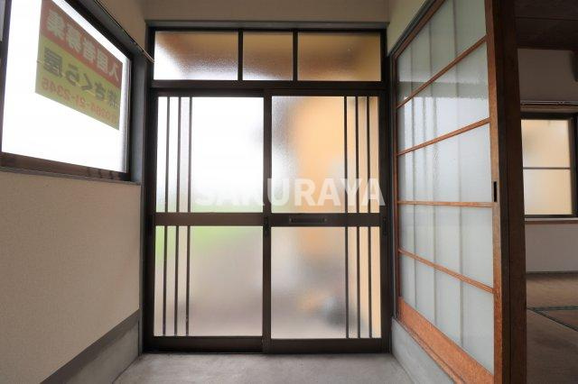 清水方貸家の玄関|現況と異なることがございます