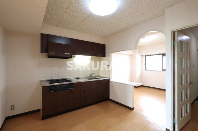 ズイコーアスピラントハイツ足利の居間・リビング|ダイニングキッチン。2025年撮影。