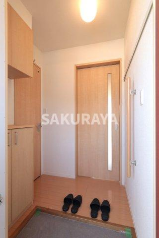 スカイコートの玄関|2025年9月撮影。