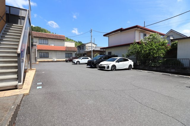 スカイコートの駐車場