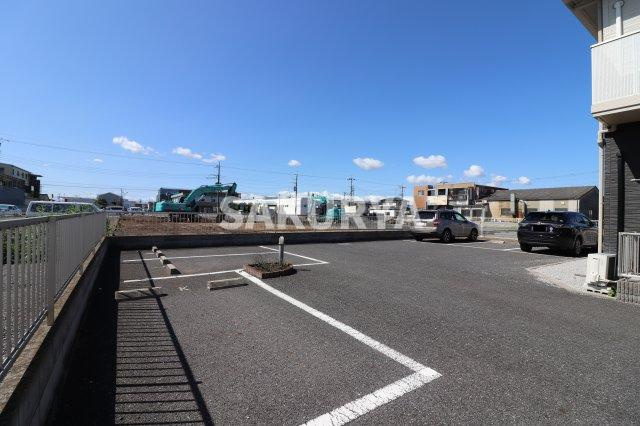 ソレーユ・シャインの駐車場