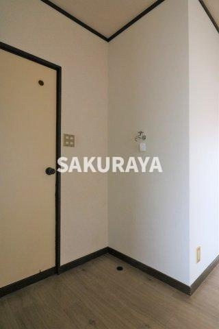 ハウスジェルのその他|洗濯機置き場。現況と異なる場合がございます。