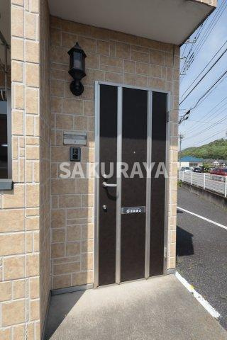 パピオンの玄関|2026年4月撮影。