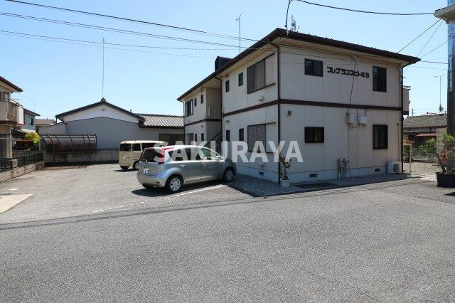 フレグランスヒトミBの駐車場