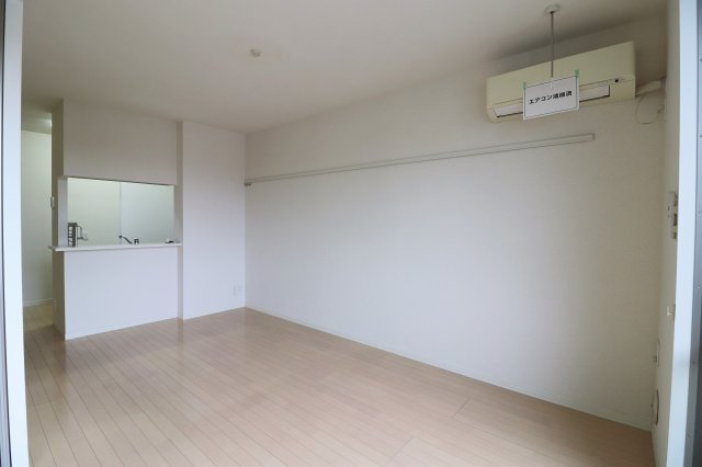 ロイヤルヴィレッジの居間・リビング|現況と異なる場合がございます。