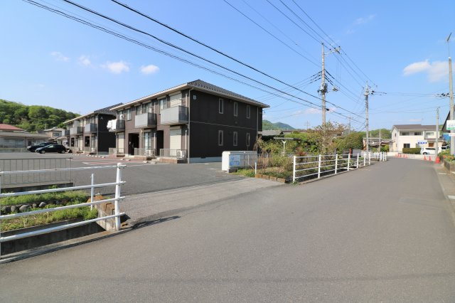 ロイヤルヴィレッジの周辺