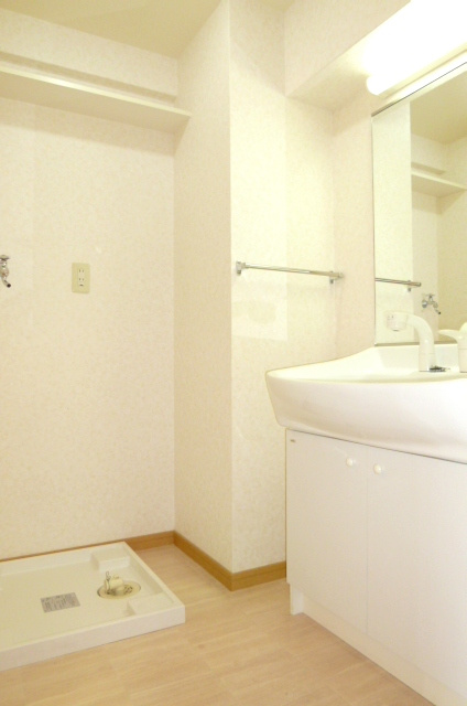 ジュネス合川【キャッシュバック対象物件】の独立洗面台|独立洗面台で身支度をすべて済ませてしまいましょう
