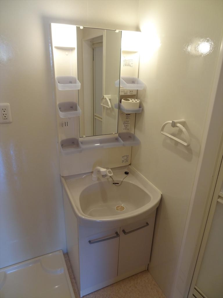 アザレアコートアミカ　A棟の洗面所