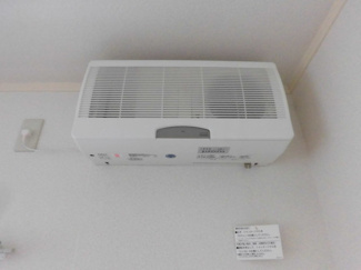 【設備】 | アブニール町田 | リビングロスナイ(換気扇)、窓開けずに換気できます