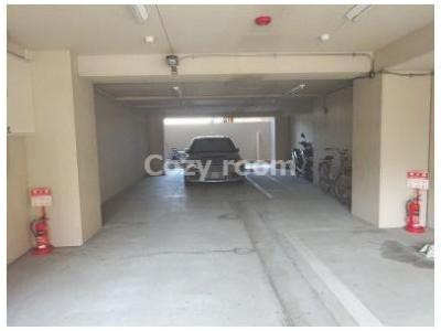 【駐車場】 | アンフィニⅦ緑地公園 | 現況満室ですが、マンション内に駐車スペースもあります