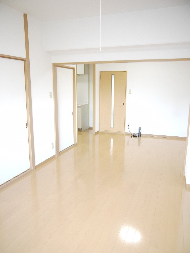 シャトーカワイの居間・リビング