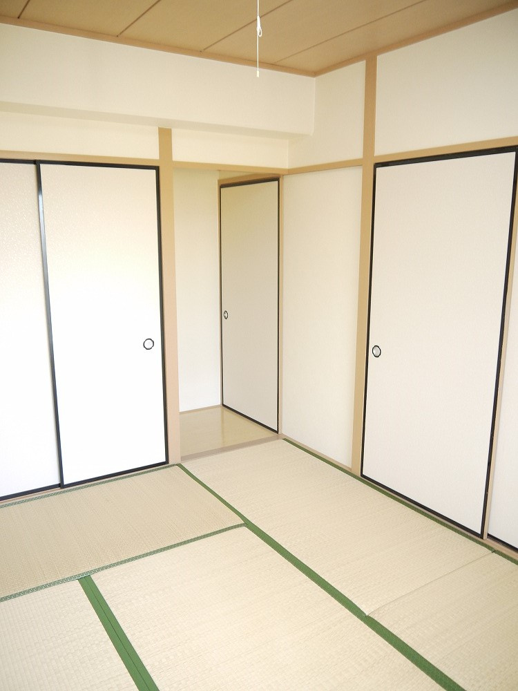 シャトーカワイの和室